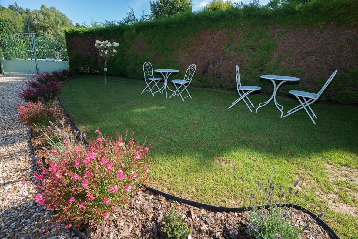 L'Echo Des Bois Bed & Breakfast Lyons-la-Foret Exterior photo